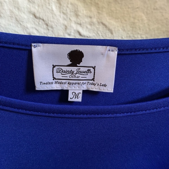 🚫SOLD🚫Dainty Jewells Layering Shirt - Picture 2 of 2